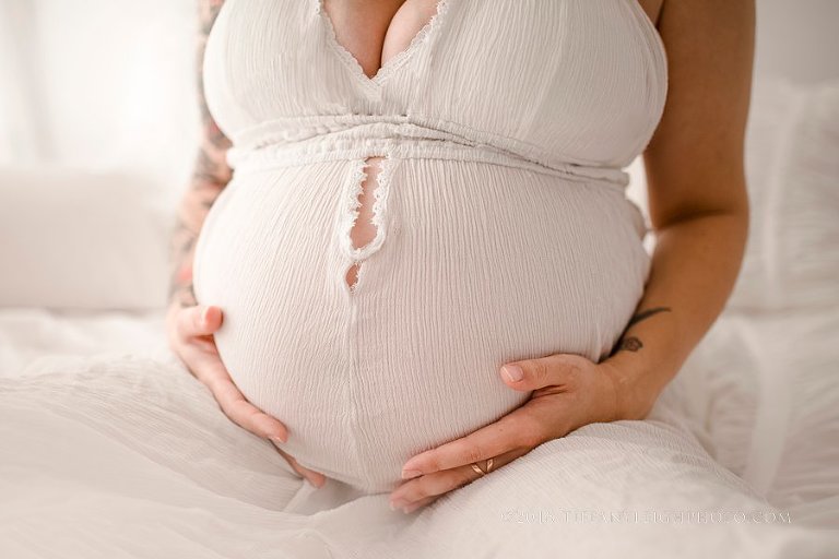 close up of pregnant belly gainesville fl