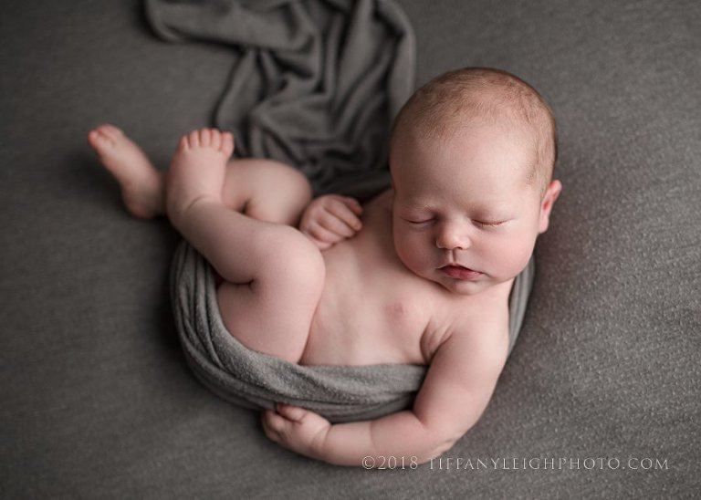 natural pose baby boy photography 