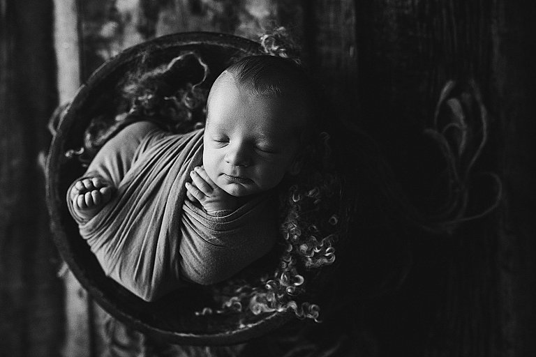 black white newborn photo