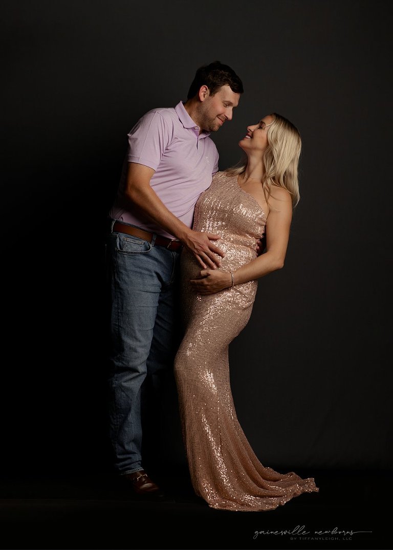 mom and dad pregnancy image