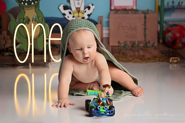 hooded towel after cake smash pictures